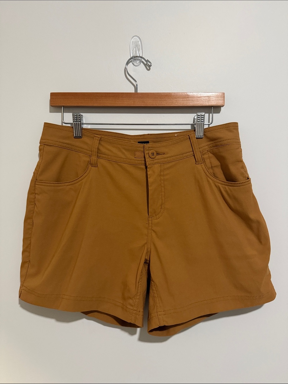 Prana Women's Stretch Shorts in Caramel